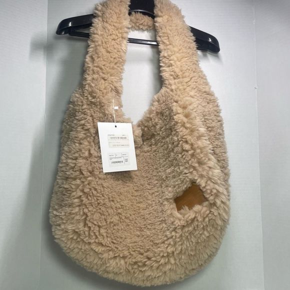 BNWT Rokh Oversized Faux Fur Shoulder Bag GORGEOUS! SO SOFT! Price Firm - Picture 3 of 13